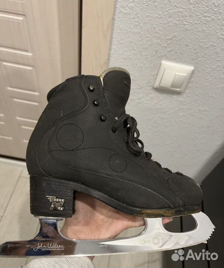 Фигурные коньки risport royal