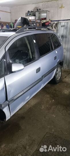 Двери opel zafira b