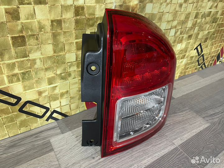 Ориг Фонарь задний правый Jeep Compass 10-13 г LED