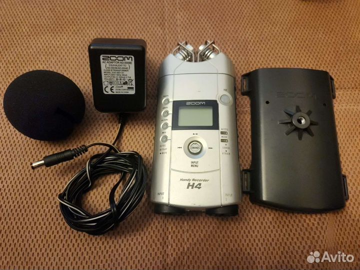 Цифровой рекордер Zoom H4