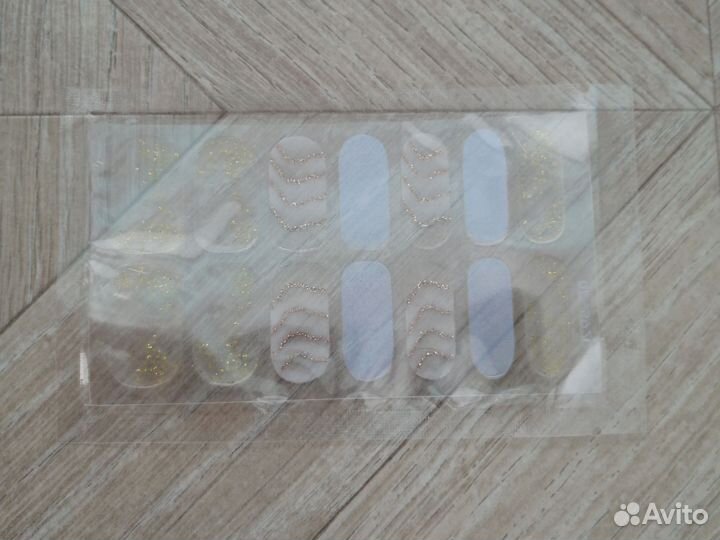 Лаковые полоски маникюр новые