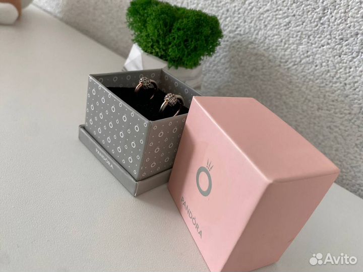Серьги Pandora очень красивые
