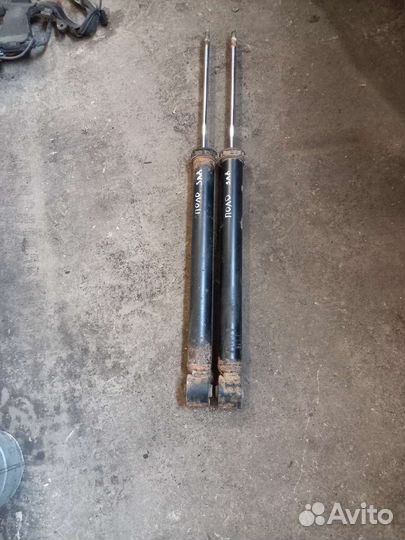 Задние амортизаторы VW Polo