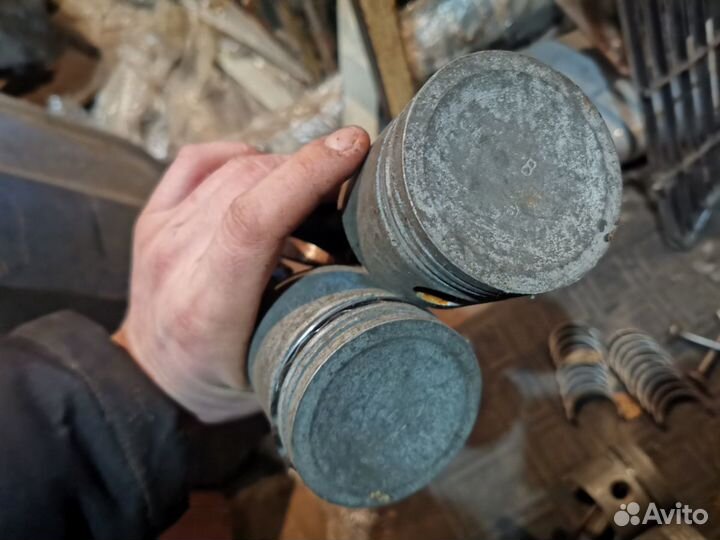 Поршня с шатунами заз 965