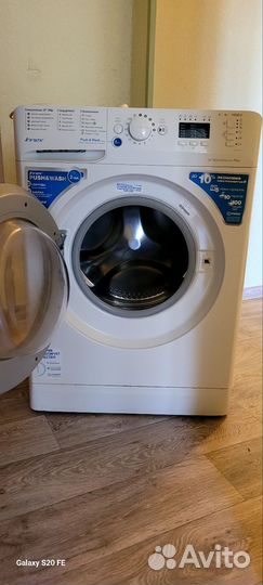 Продам стиральную машинку Indesit