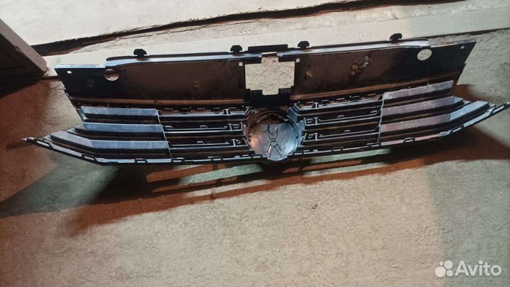 Решетка радиатора VW Passat B8 (2014-2019)