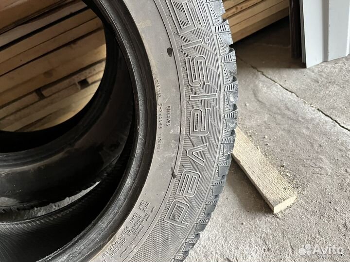 Gislaved Nord Frost 200 225/65 R17