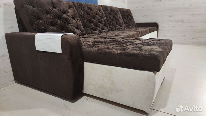 Угловой диван с подлокотниками Гудвин