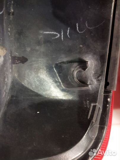 Фонарь крышки багажника на Toyota Land Cruiser 200