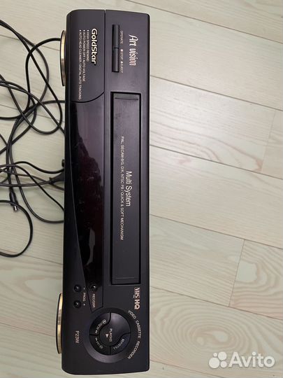 Видеомагнитофон goldstar