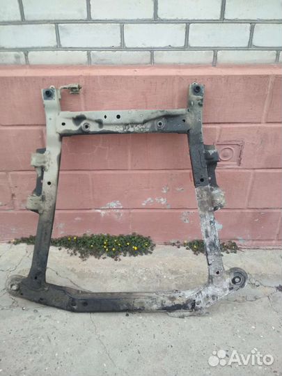 Подрамник Рено Логан 1