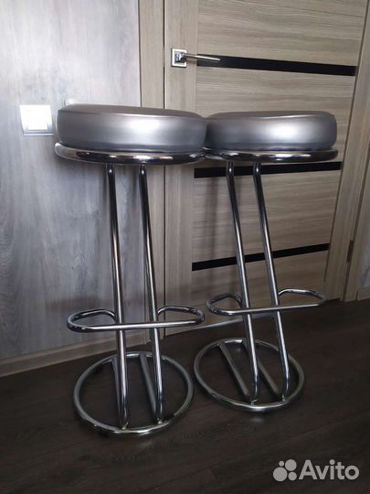 Продам барные стулья