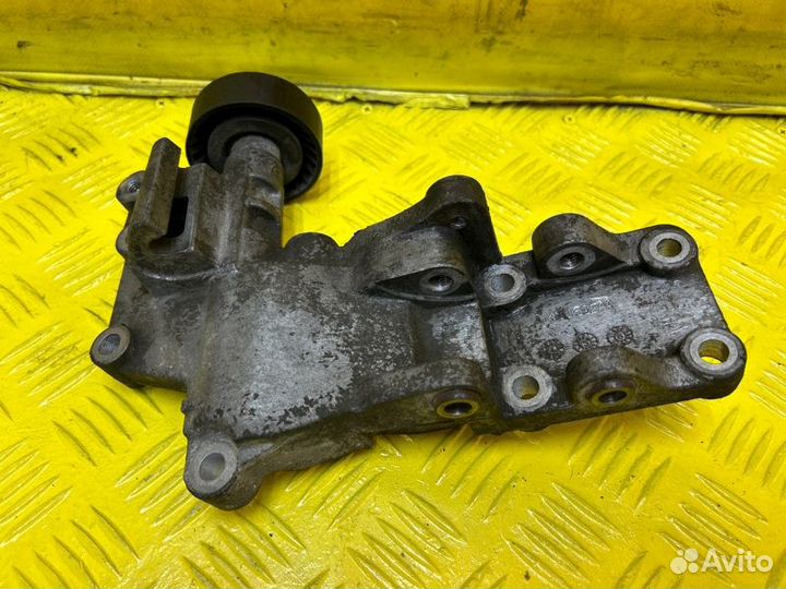 Кронштейн Генератора Dodge Caliber 1.8 EBA 2006