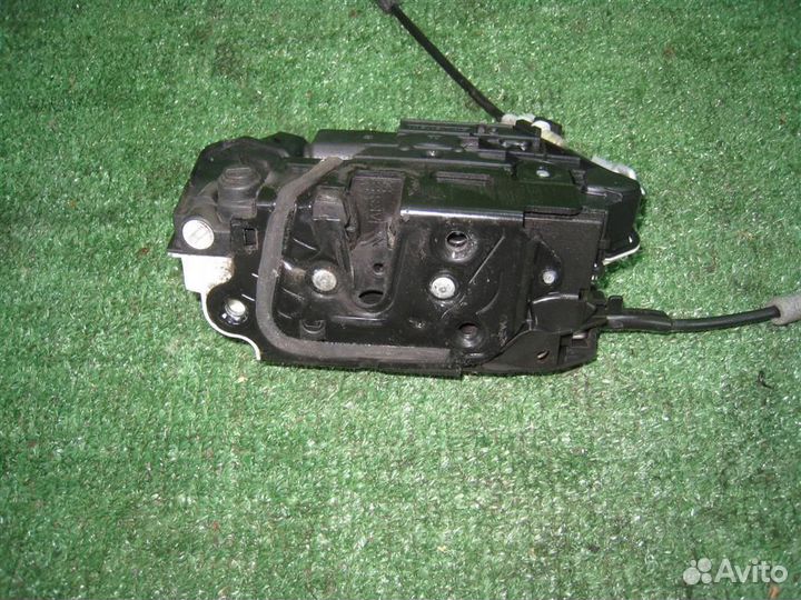 Замок двери задней левой Skoda Fabia 5J 2010