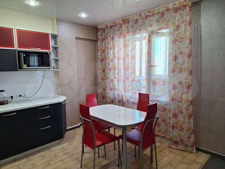 2-к. квартира, 52 м², 5/10 эт.