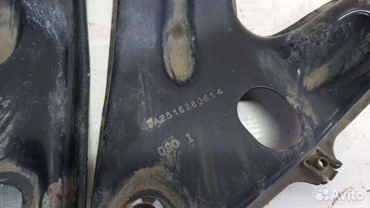 Кронштейн передней балки Mercedes W251 R-class