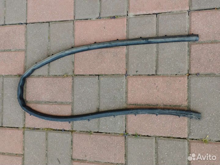 Уплотнитель двери задний/пр Citroen C4 B7 седан