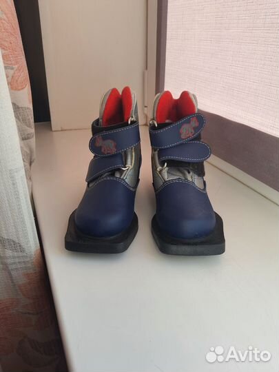 Лыжные ботинки размер 30