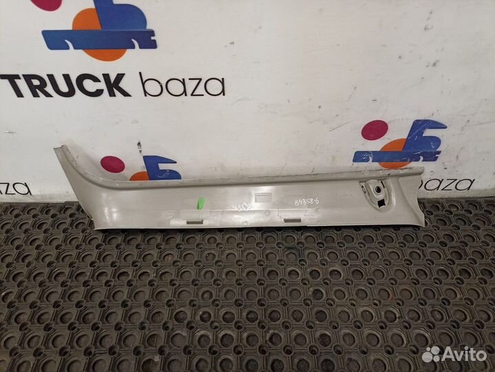 1690139 Накладка стойки лобового стекла левая