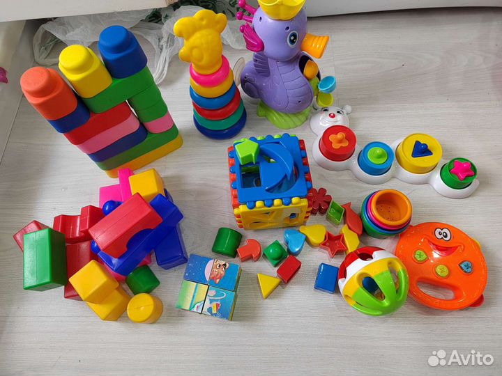 Развивающие игрушки пакетом