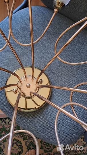 Продам люстру