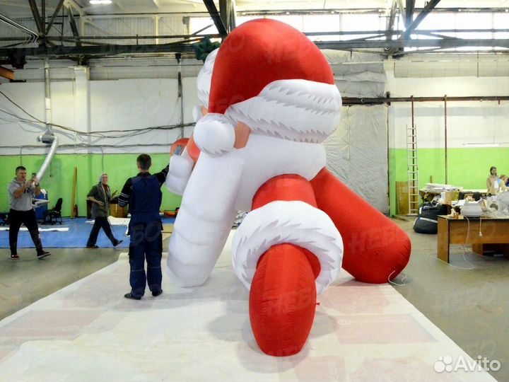 Надувная голова Деда Мороза на крышу