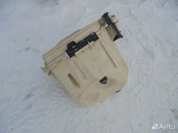 Корпус блока предохранителей Bmw 3-Series E90