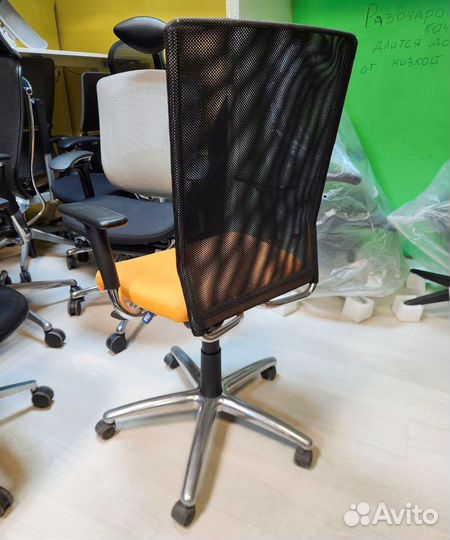 Компьютерное кресло новое, много