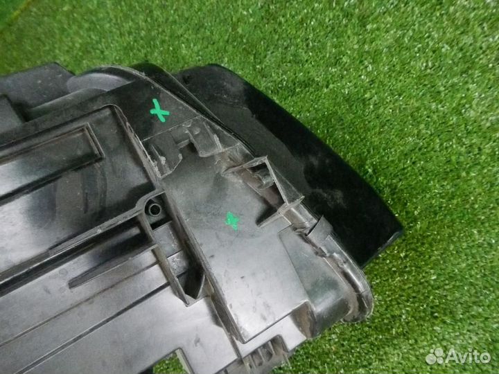 Фара левая Volkswagen Tiguan