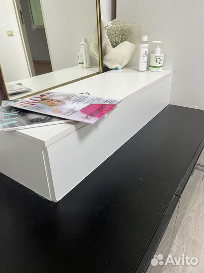 Гримерное зеркало с лампочками