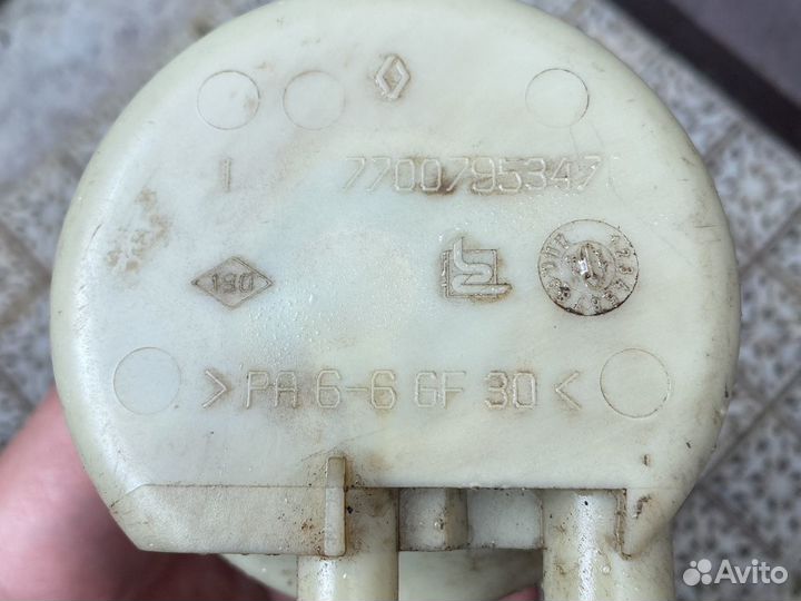 Бачек гидроусилителя renault duster