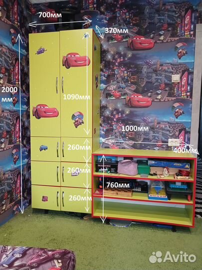 Детская мебель (угловой стол, шкаф, тумба)