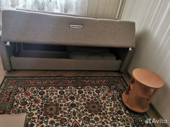 Диван новый 210х90