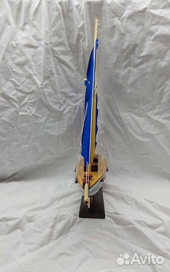 Яхта трёхмачтовая синий парус 41,8*58 сувенир