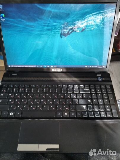 Продаю ноут самсунг 4 ядра 2 видюхи