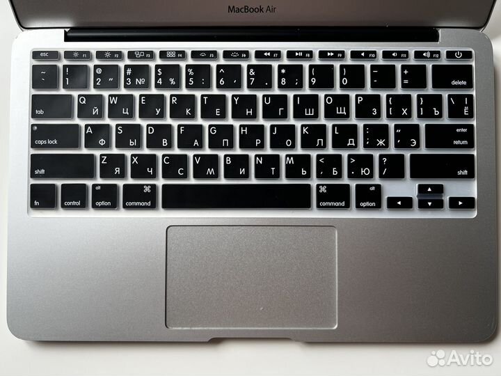 Macbook Air 11 2015 Core i5, 4GB RAM, 128GB SSD