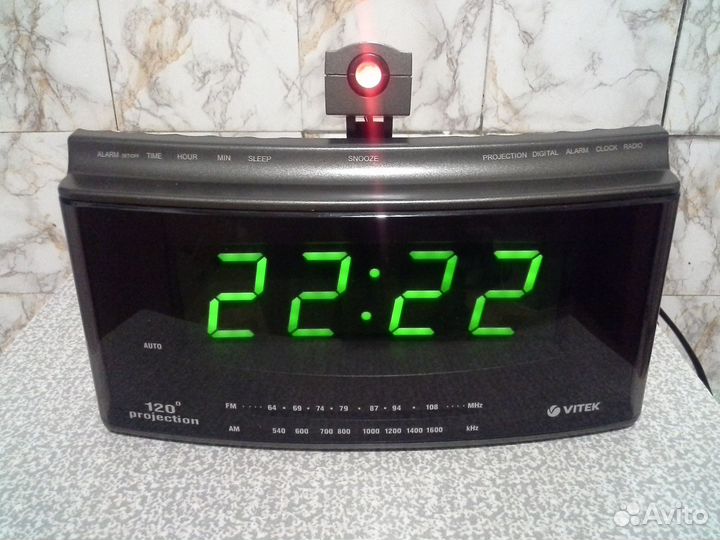 Радио часы будильник Vitek VT-3508 с проектором