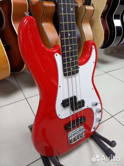 Бас-гитара Новая
