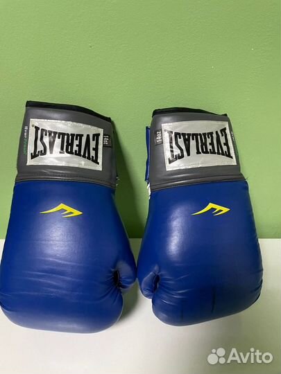 Боксерские перчатки