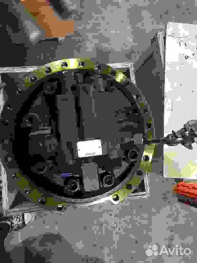 Гидромотор хода Hitachi ZX330-5