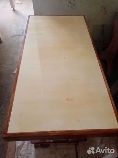 Стол деревянный
