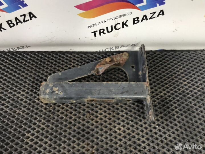 Кронштейн переднего бампера левый Man F2000