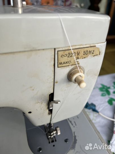 Швейная машинка Чайка