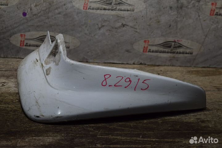 Брызговик право c Subaru Forester SG5 EJ202