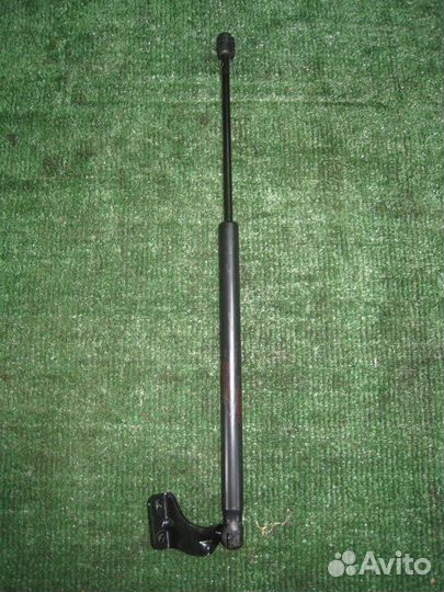 Амортизатор заднего стекла KIA Sportage 2 (KM) 20