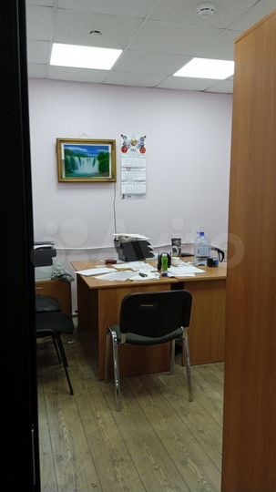 Офис, 55 м² С Мебелью