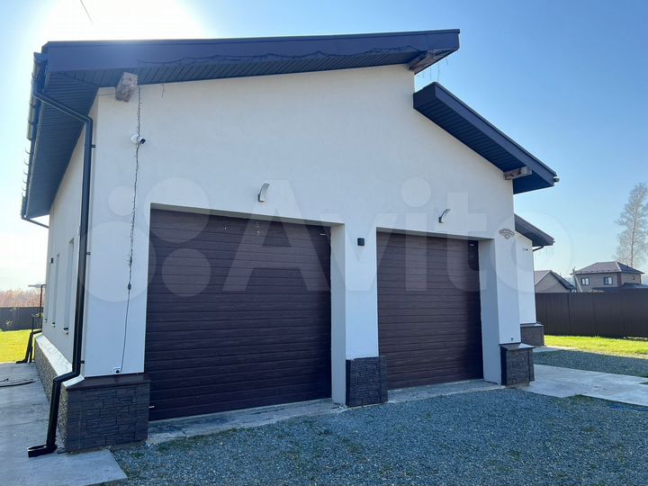 Коттедж 274,5 м² на участке 12 сот.