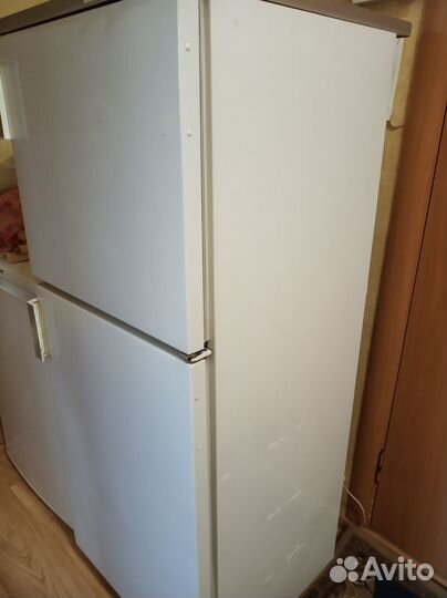 Холодильник Бирюса