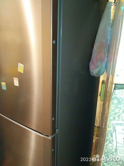 Холодильник бу 2м