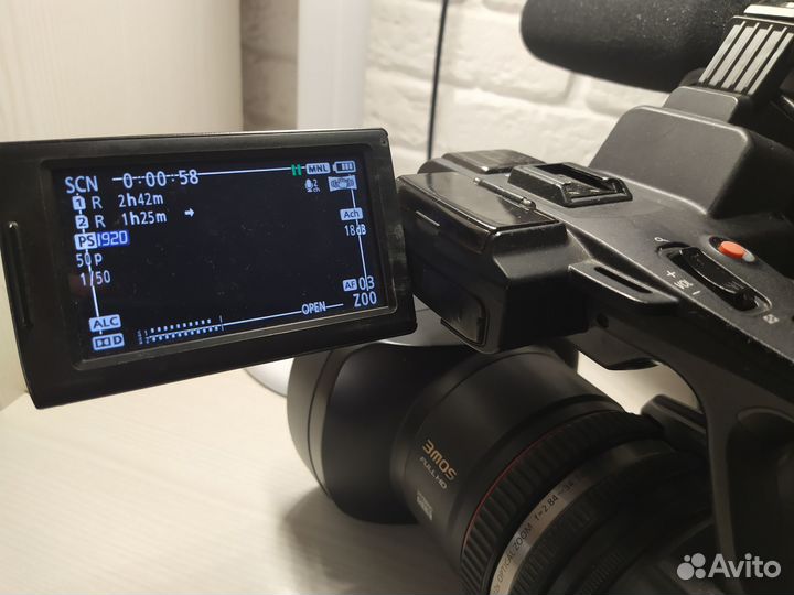 Профессиональная видеокамера Panasonic AG-AC90EN